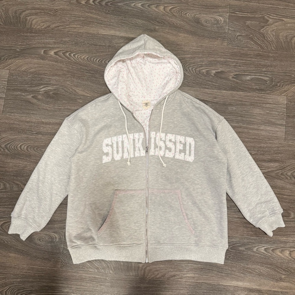 |SOLD| sunkissed coconut afternoon grey roses cotton full zip floral hoodie